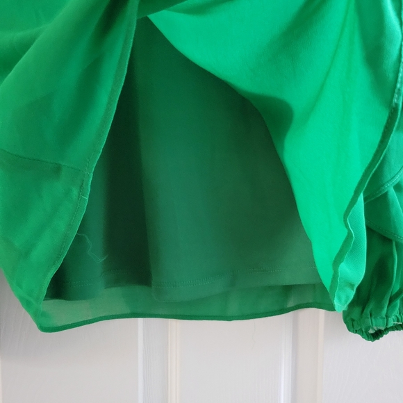 1. State Kelly Green V-neck ruffle sleeve blouse size small professional office - Picture 8 of 11